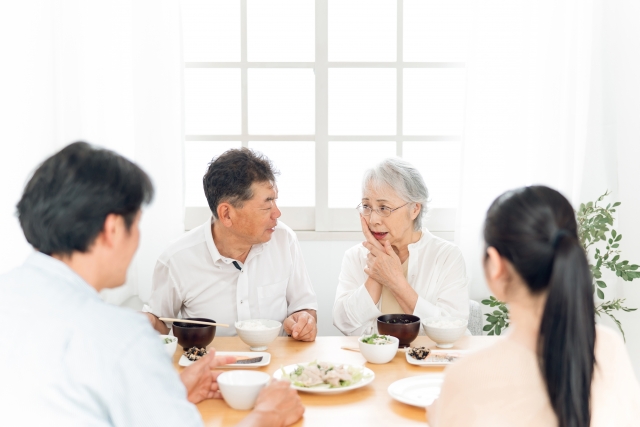 入れ歯でお悩みの方へ
